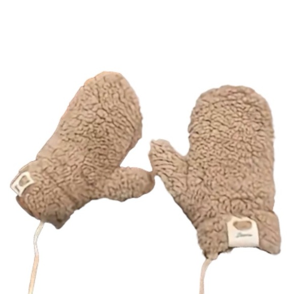 5/25$ ✨ Cozy Tan Plush Mittens 🤍🧸 - Picture 4 of 4
